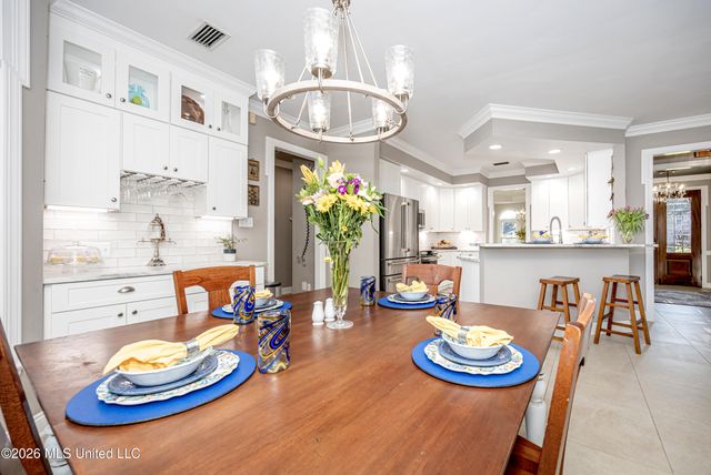 2802 Cambrai Circle, Ocean Springs, MS 39564