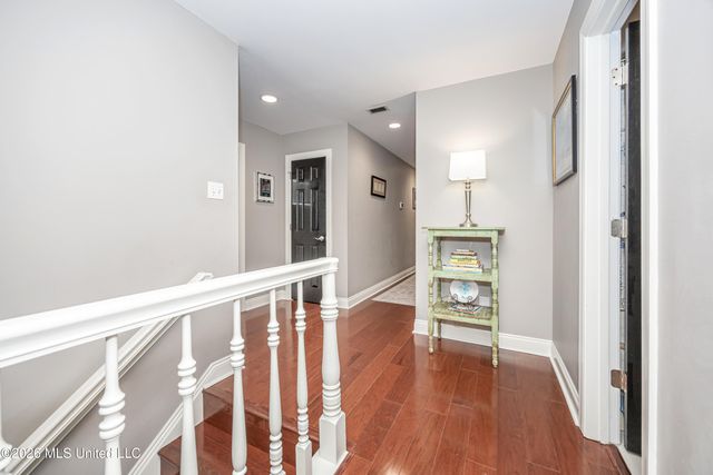 2802 Cambrai Circle, Ocean Springs, MS 39564