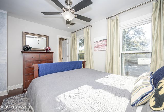 2802 Cambrai Circle, Ocean Springs, MS 39564