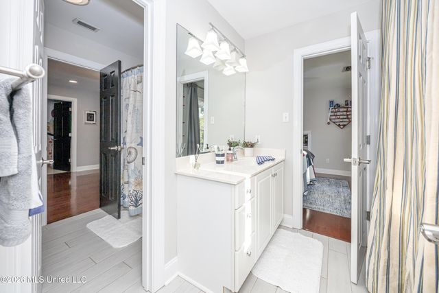 2802 Cambrai Circle, Ocean Springs, MS 39564