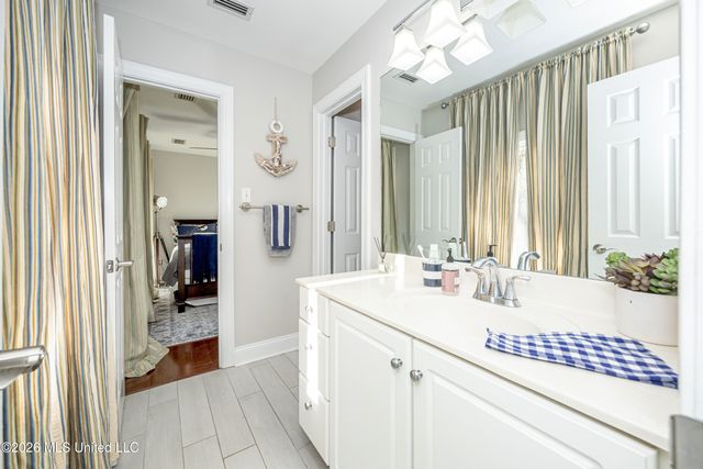 2802 Cambrai Circle, Ocean Springs, MS 39564