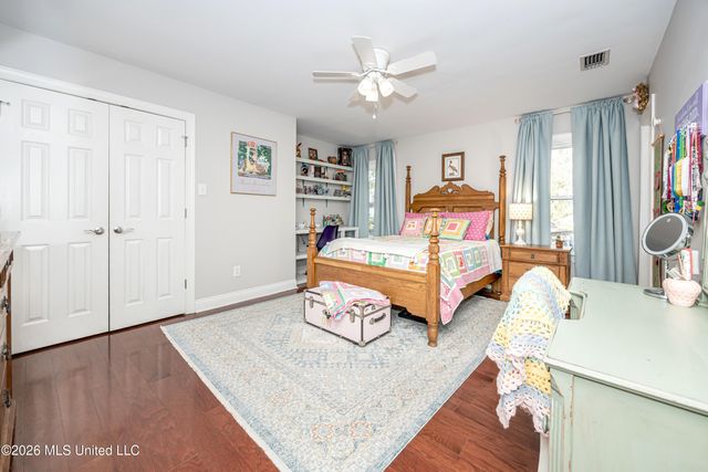 2802 Cambrai Circle, Ocean Springs, MS 39564