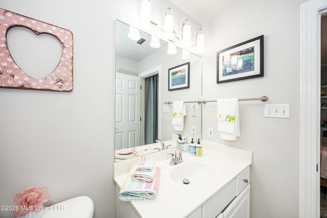 2802 Cambrai Circle, Ocean Springs, MS 39564