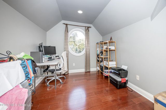 2802 Cambrai Circle, Ocean Springs, MS 39564