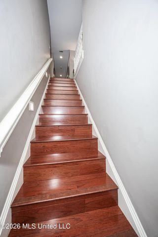 2802 Cambrai Circle, Ocean Springs, MS 39564