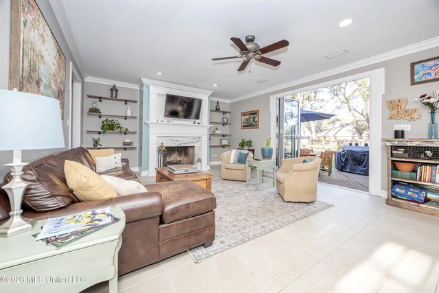 2802 Cambrai Circle, Ocean Springs, MS 39564