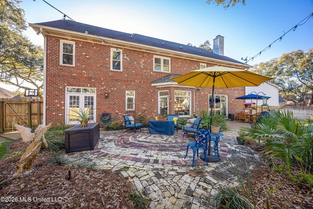 2802 Cambrai Circle, Ocean Springs, MS 39564