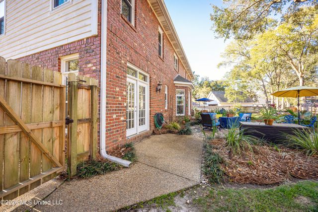 2802 Cambrai Circle, Ocean Springs, MS 39564