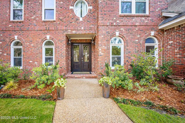 2802 Cambrai Circle, Ocean Springs, MS 39564