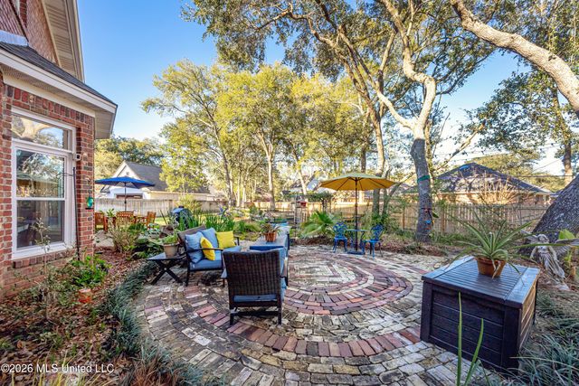 2802 Cambrai Circle, Ocean Springs, MS 39564