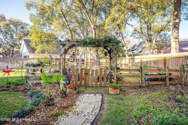 2802 Cambrai Circle, Ocean Springs, MS 39564