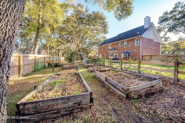 2802 Cambrai Circle, Ocean Springs, MS 39564