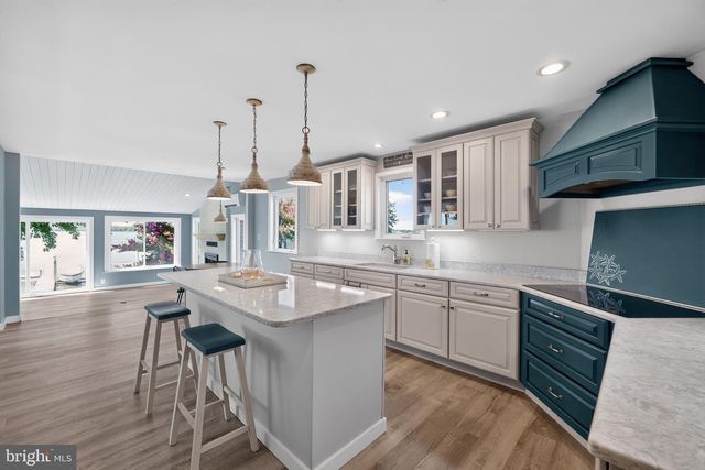 1317 WILDWOOD BEACH RD, Baltimore, MD 21221
