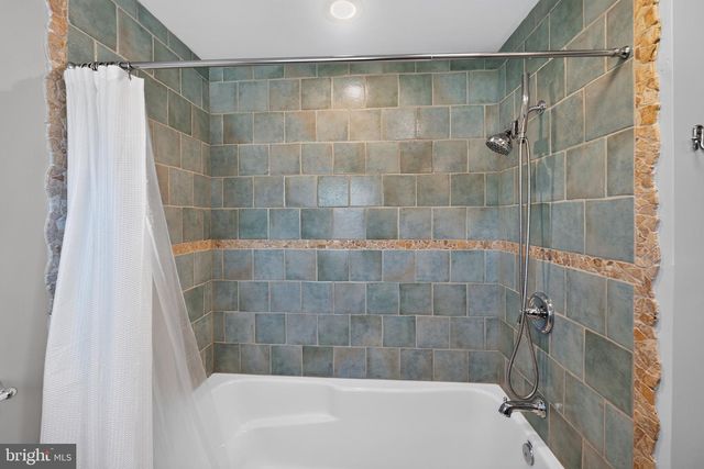 1317 WILDWOOD BEACH RD, Baltimore, MD 21221