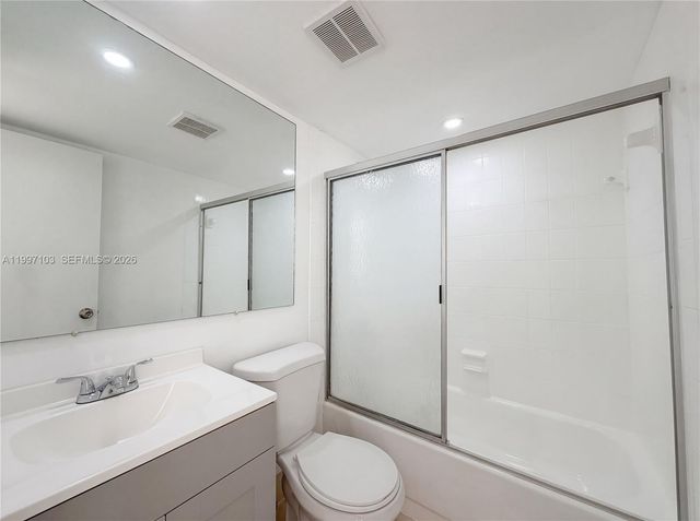 5790 W 26th Avenue 202, Hialeah, FL 33016