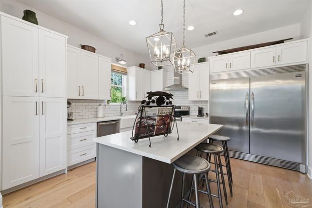 2847 Via Roma Ct, Gulf Breeze, FL 32563