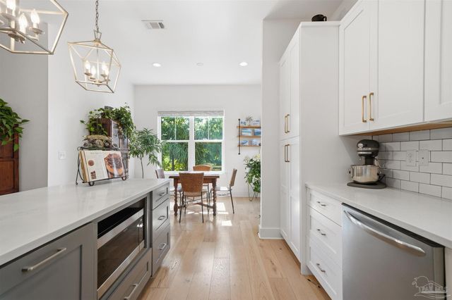2847 Via Roma Ct, Gulf Breeze, FL 32563
