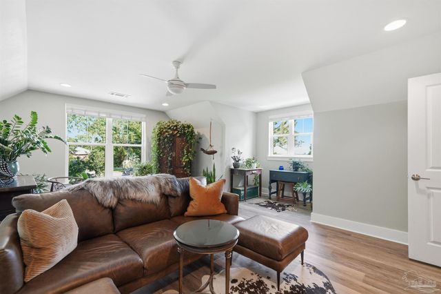 2847 Via Roma Ct, Gulf Breeze, FL 32563