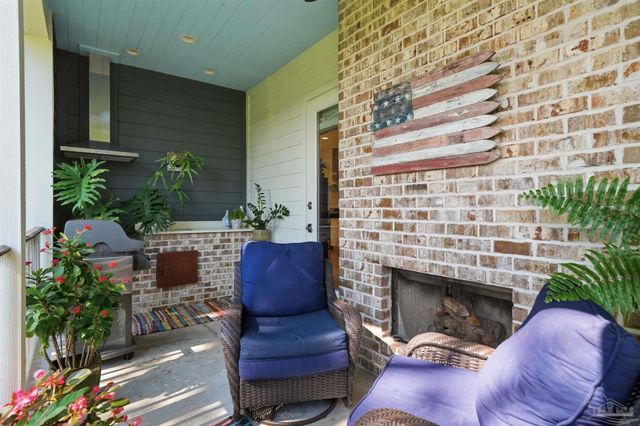 2847 Via Roma Ct, Gulf Breeze, FL 32563