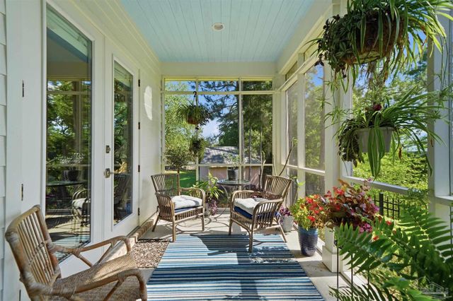 2847 Via Roma Ct, Gulf Breeze, FL 32563