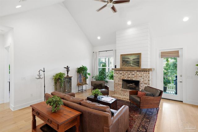 2847 Via Roma Ct, Gulf Breeze, FL 32563