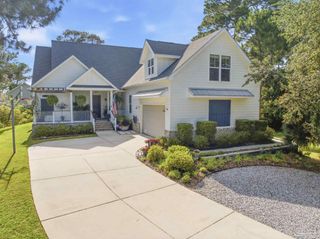 2847 Via Roma Ct, Gulf Breeze, FL 32563