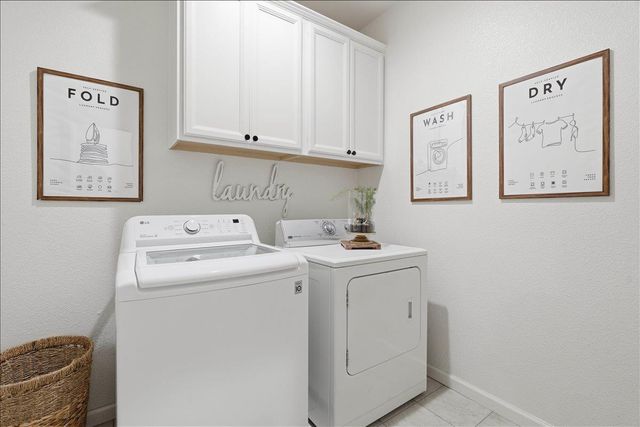 2032 Coffee Creek Way, Plumas Lake, CA 95961