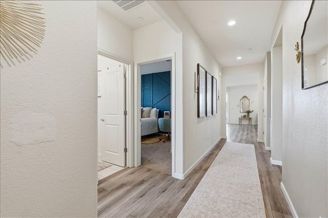 2032 Coffee Creek Way, Plumas Lake, CA 95961