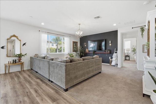 2032 Coffee Creek Way, Plumas Lake, CA 95961