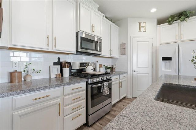 2032 Coffee Creek Way, Plumas Lake, CA 95961