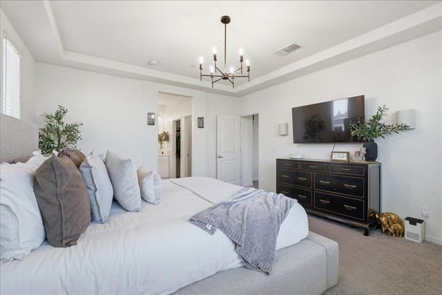 2032 Coffee Creek Way, Plumas Lake, CA 95961