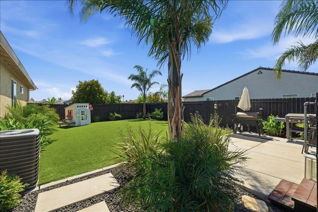 2032 Coffee Creek Way, Plumas Lake, CA 95961