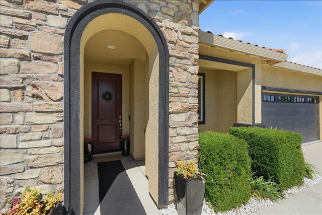 2032 Coffee Creek Way, Plumas Lake, CA 95961