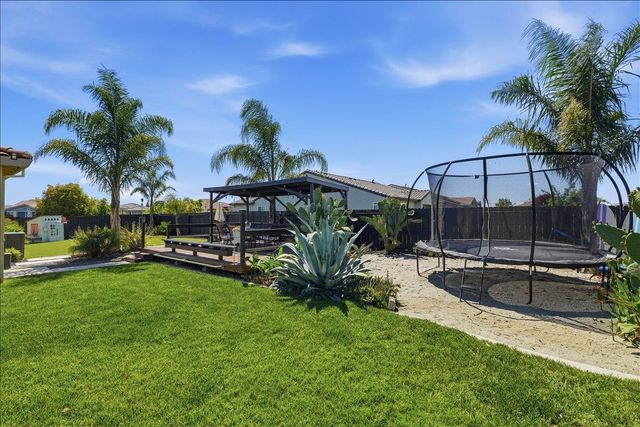 2032 Coffee Creek Way, Plumas Lake, CA 95961