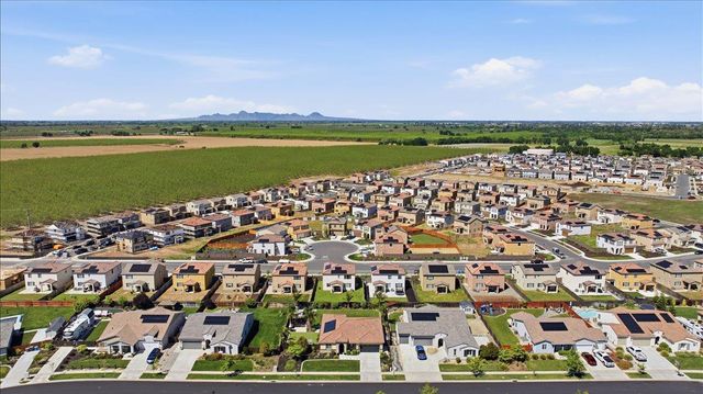 2032 Coffee Creek Way, Plumas Lake, CA 95961