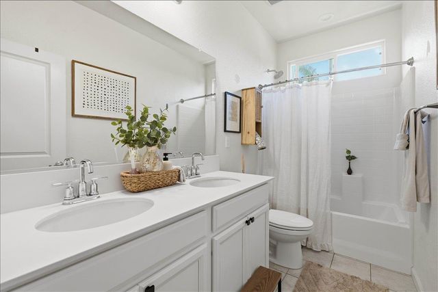 2032 Coffee Creek Way, Plumas Lake, CA 95961