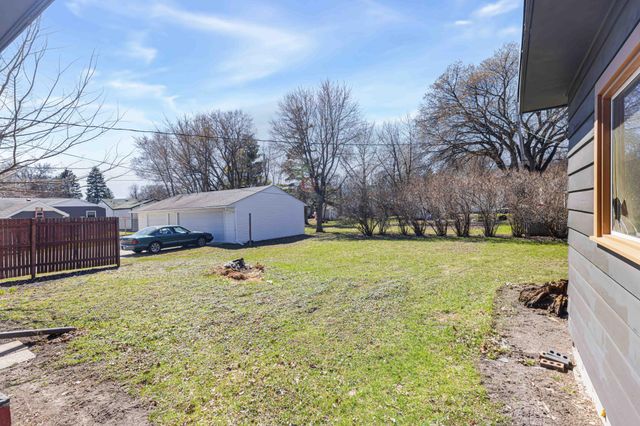 713 13th Street N, Moorhead, MN 56560