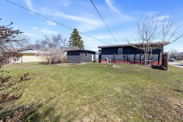713 13th Street N, Moorhead, MN 56560