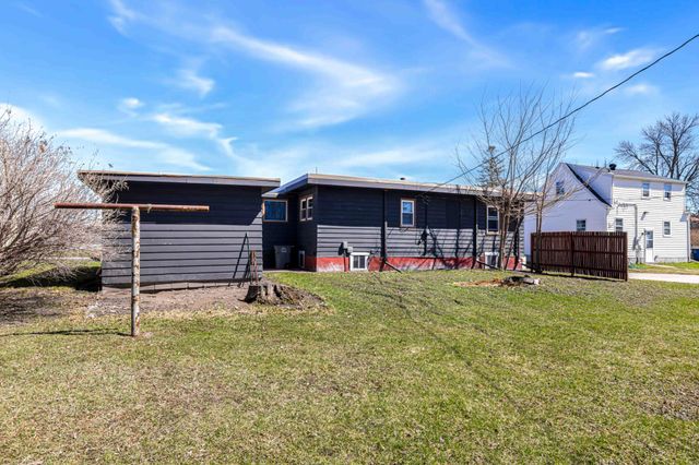 713 13th Street N, Moorhead, MN 56560