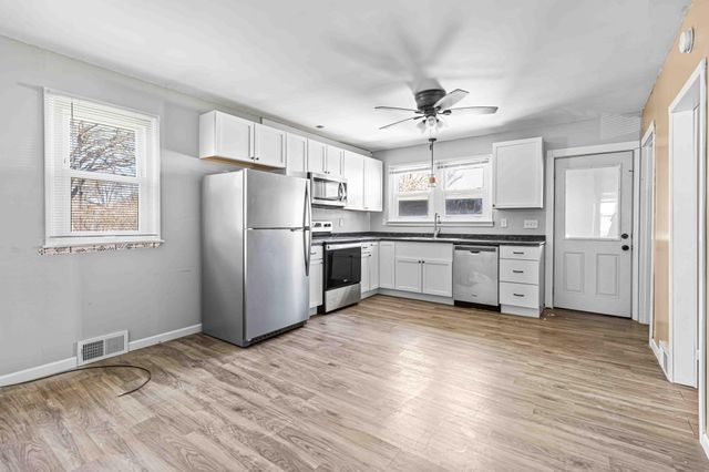 713 13th Street N, Moorhead, MN 56560
