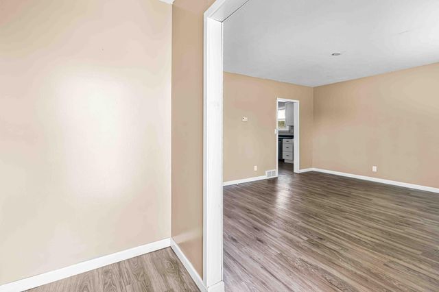 713 13th Street N, Moorhead, MN 56560