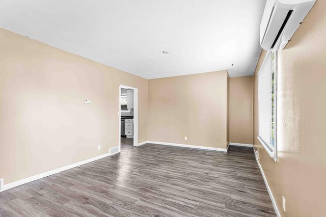 713 13th Street N, Moorhead, MN 56560