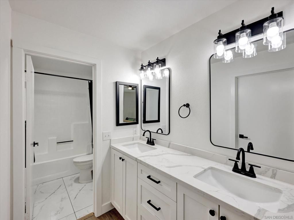 Image 11 of property listing at 18826 Caminito Cantilena #113, San Diego, CA 92128