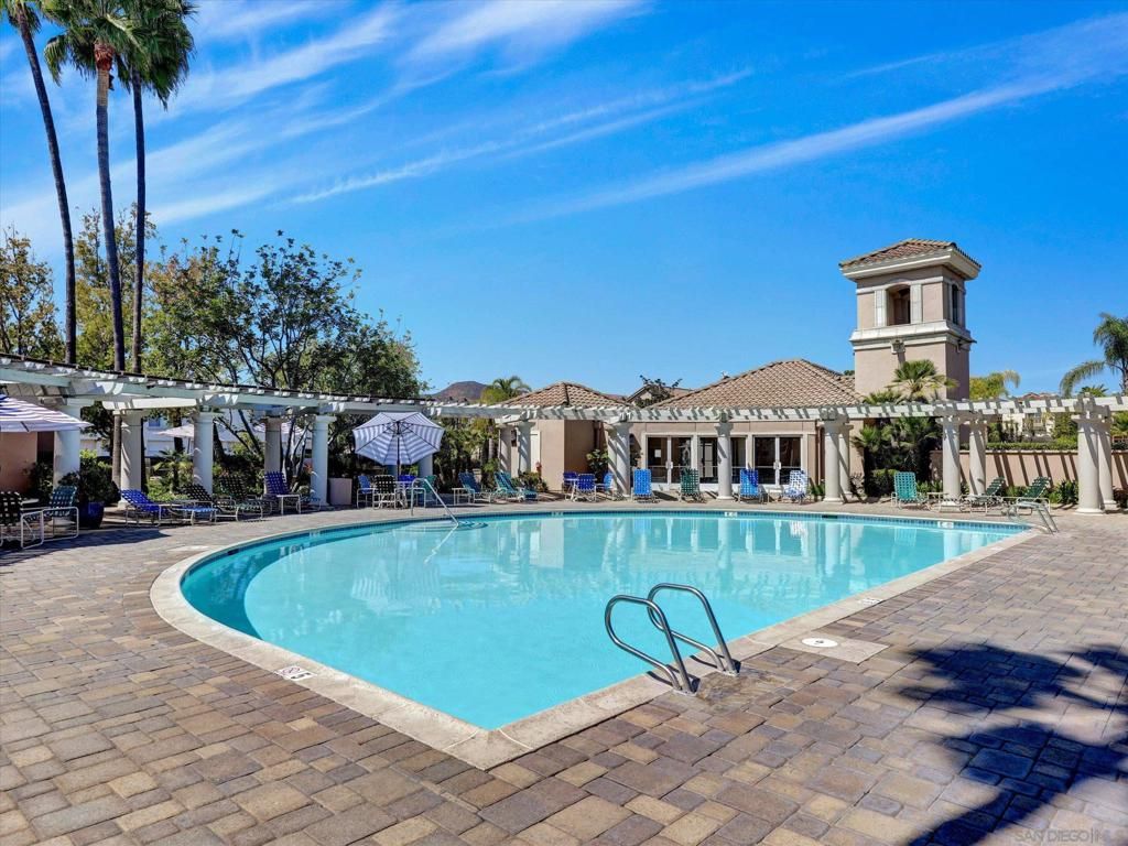 Image 19 of property listing at 18826 Caminito Cantilena #113, San Diego, CA 92128