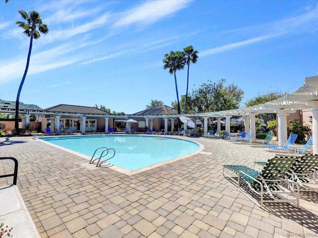 Image 21 of property listing at 18826 Caminito Cantilena #113, San Diego, CA 92128