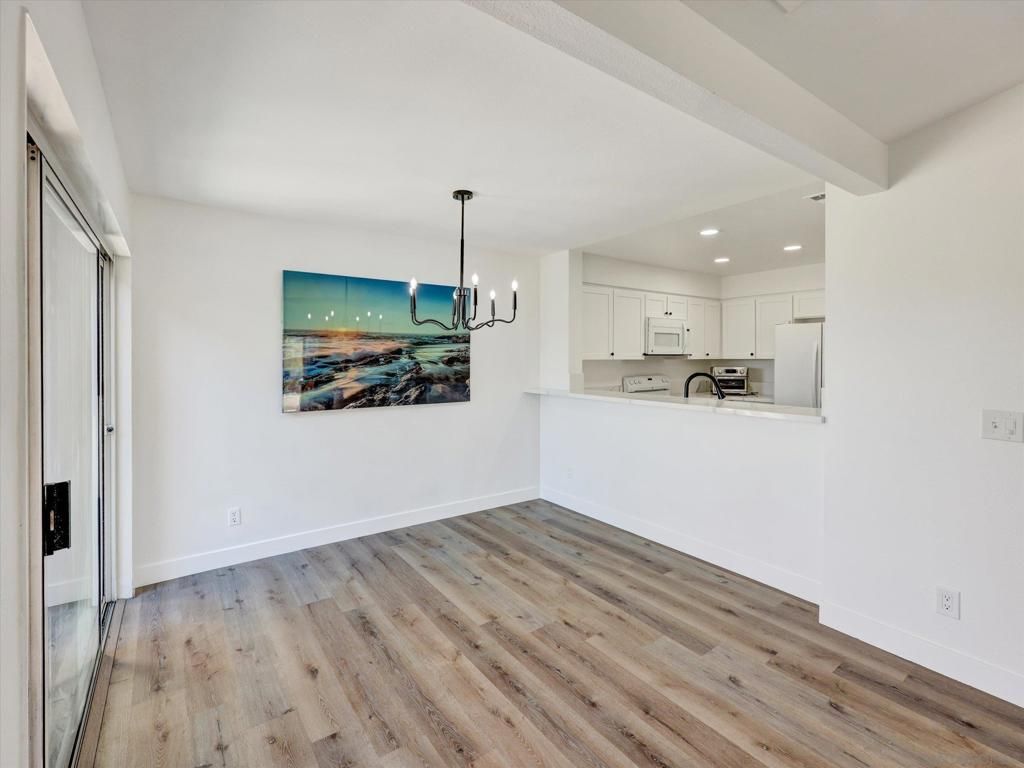 Image 5 of property listing at 18826 Caminito Cantilena #113, San Diego, CA 92128