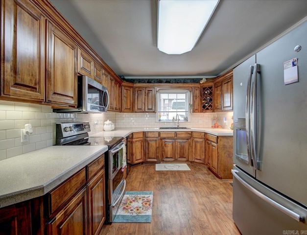 165 Pretti Point, Lake Hamilton, AR 71913