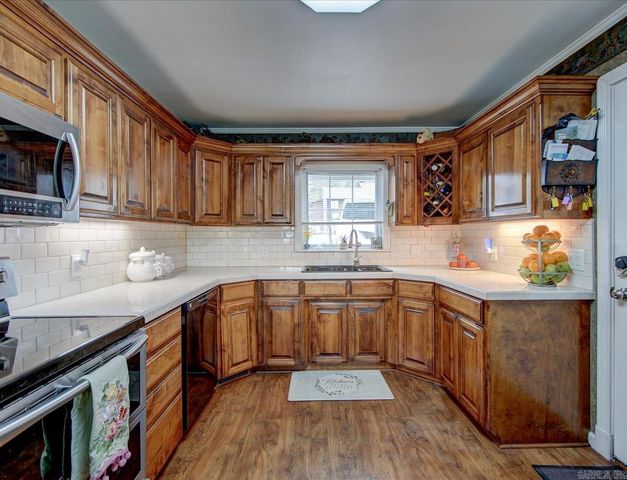 165 Pretti Point, Lake Hamilton, AR 71913