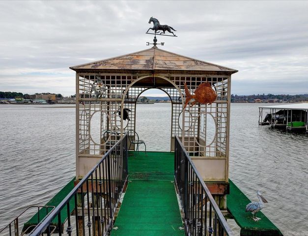 165 Pretti Point, Lake Hamilton, AR 71913