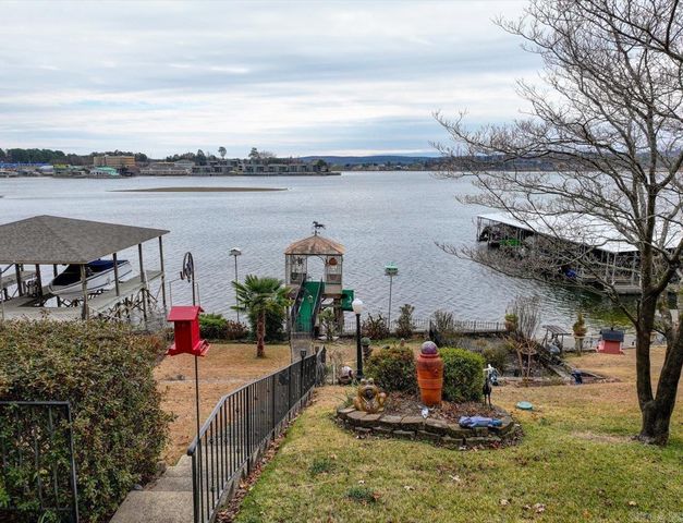 165 Pretti Point, Lake Hamilton, AR 71913